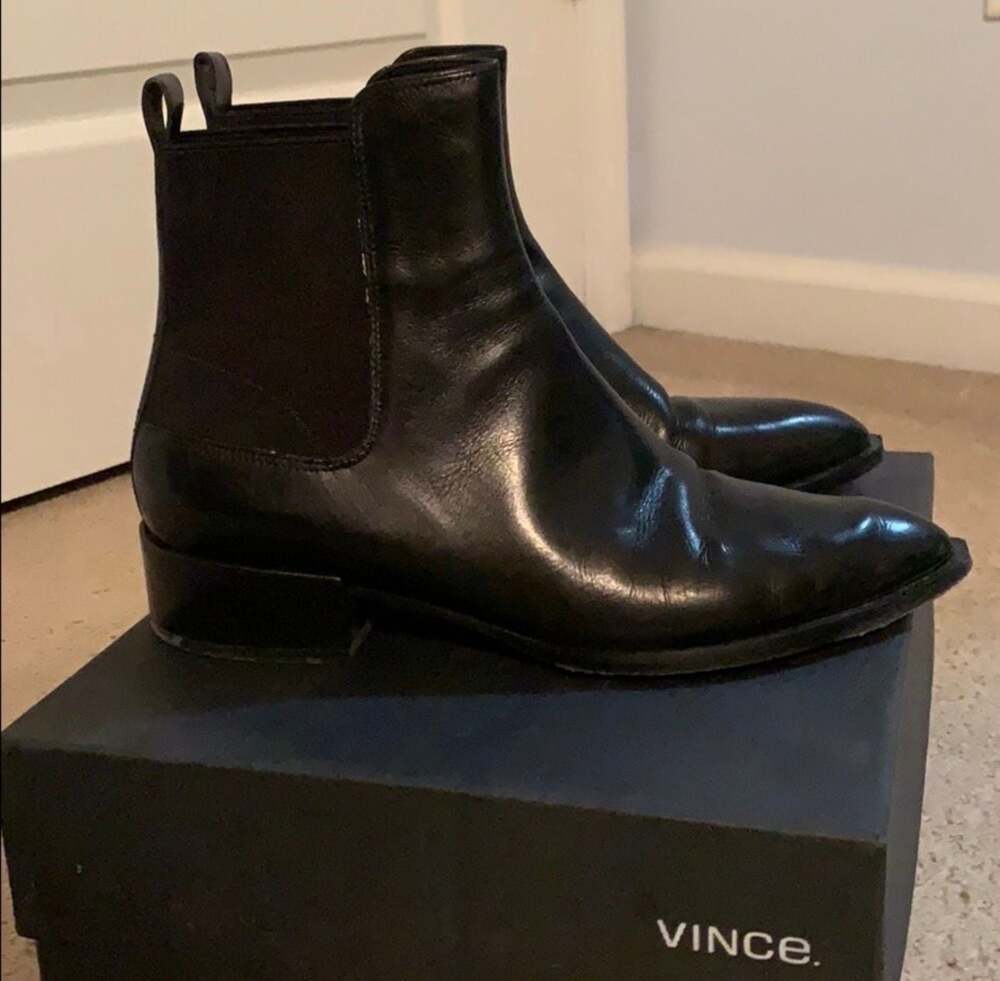 Vince Black Leather Chelsea Boots – Minimalist Luxe Ankle Boot Size 9
